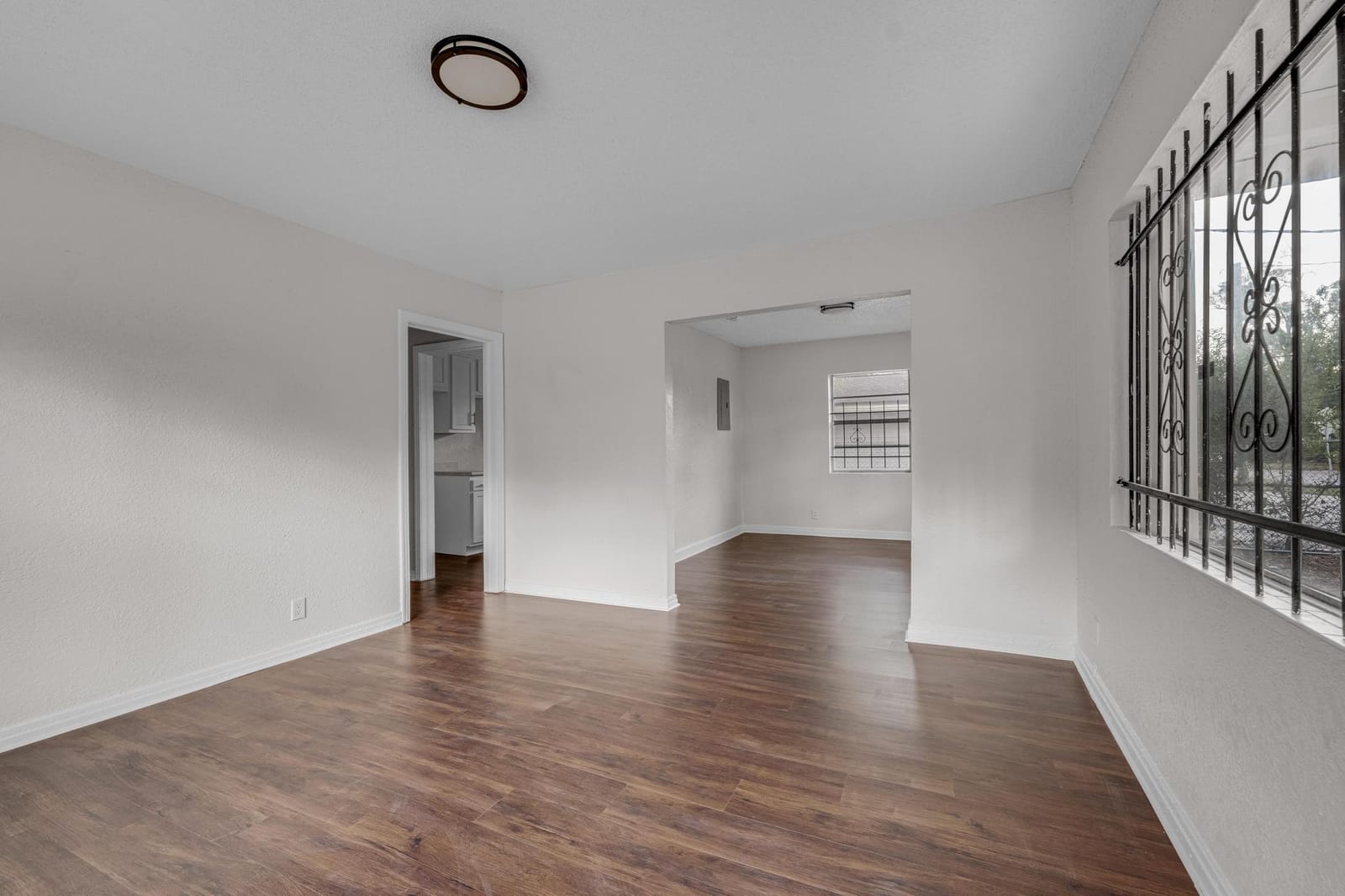 503 W 16th Street — photo 3