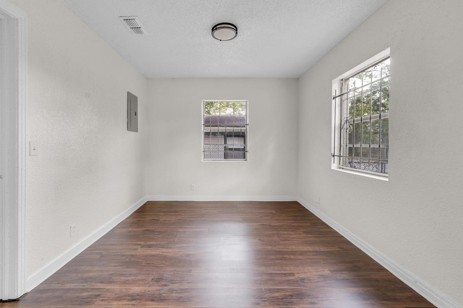 503 W 16th Street — photo 4