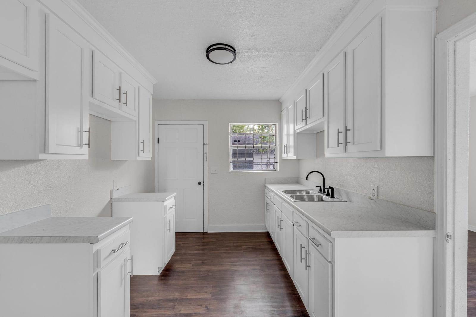 503 W 16th Street — photo 6