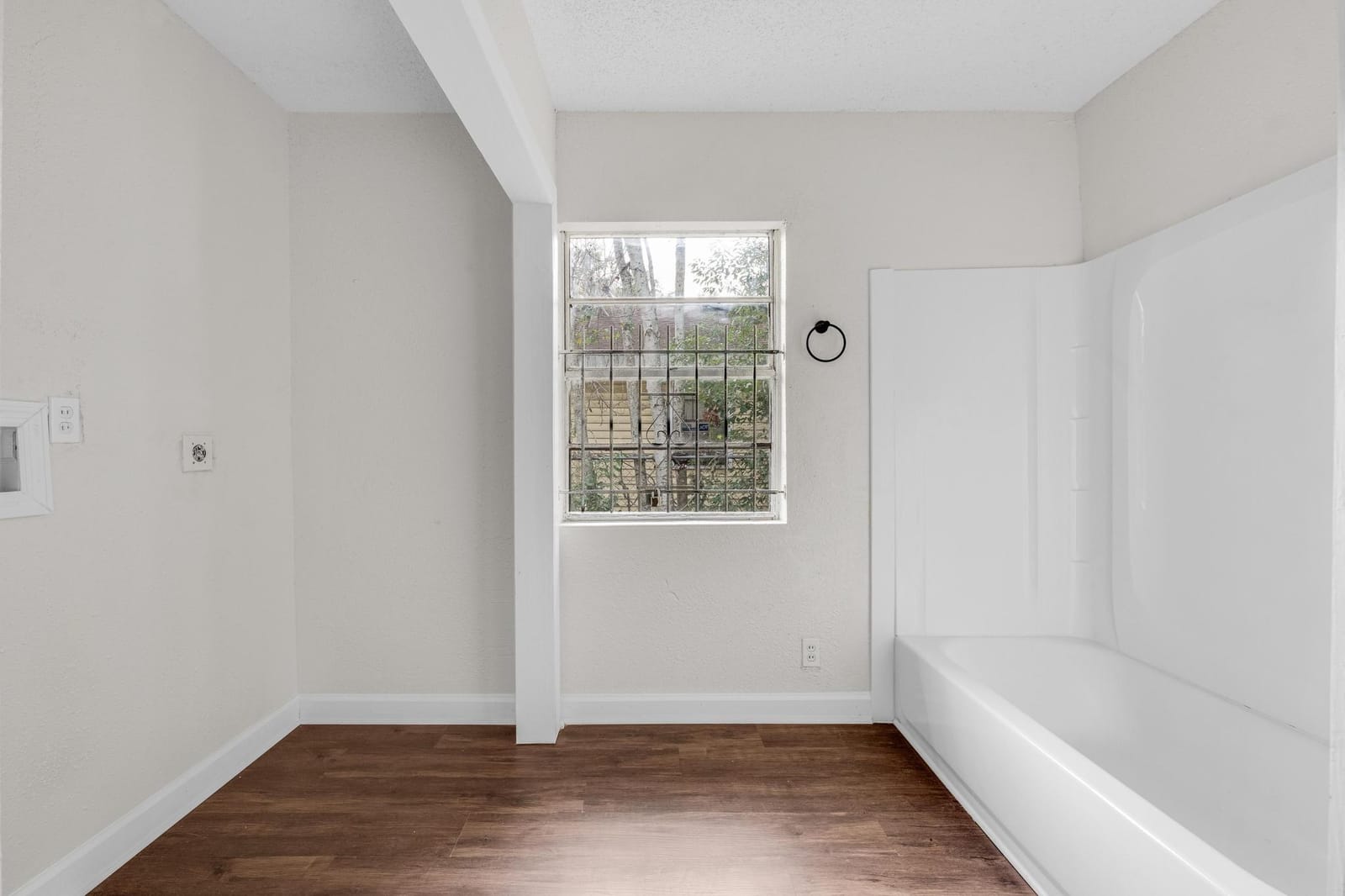 503 W 16th Street — photo 8
