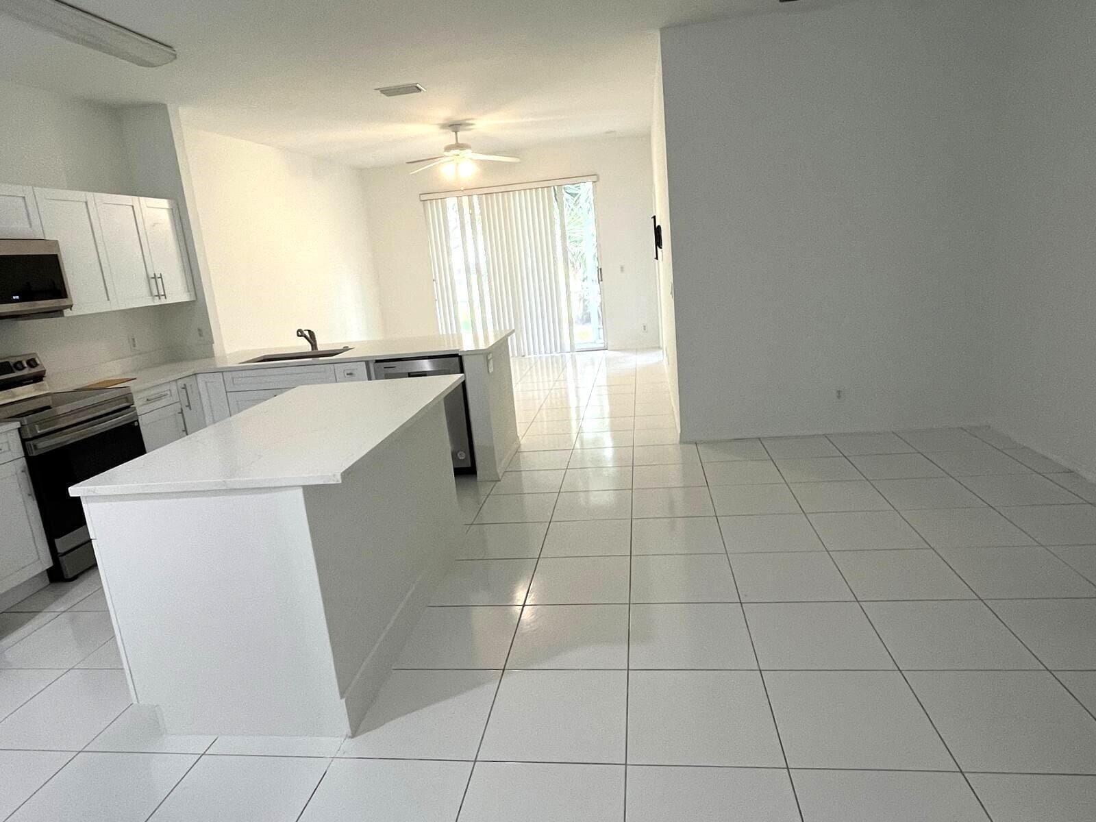 3166 VIA POINCIANA 2 — photo 4