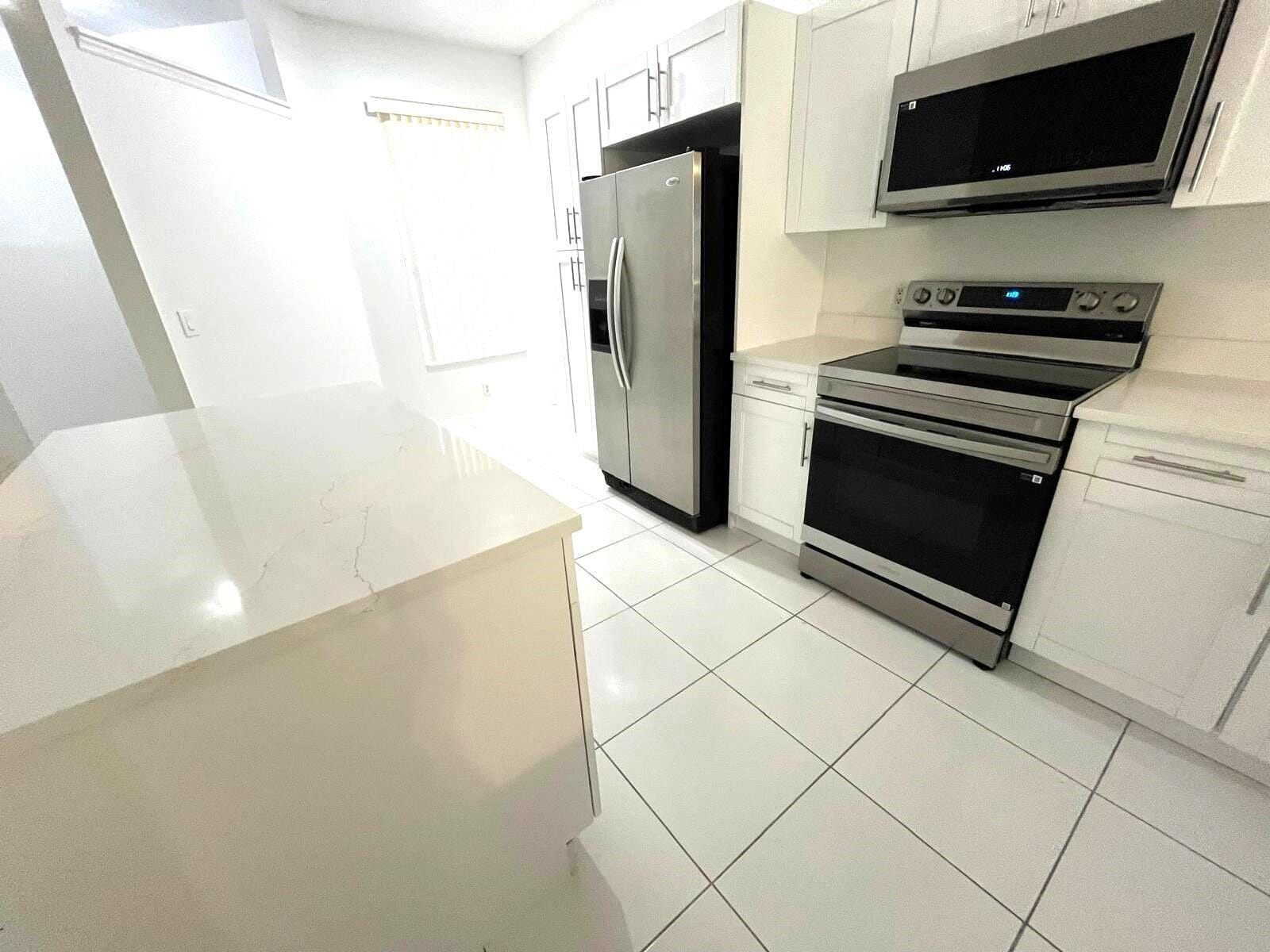 3166 VIA POINCIANA 2 — photo 10