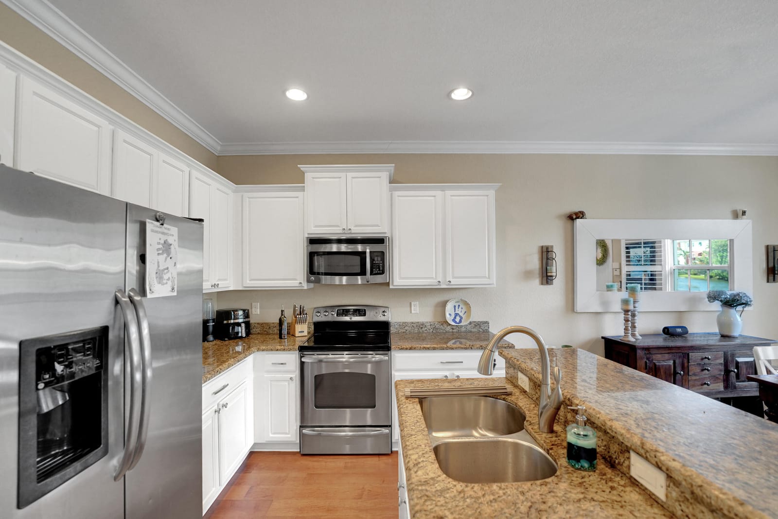 243 SW 7th Street — photo 8