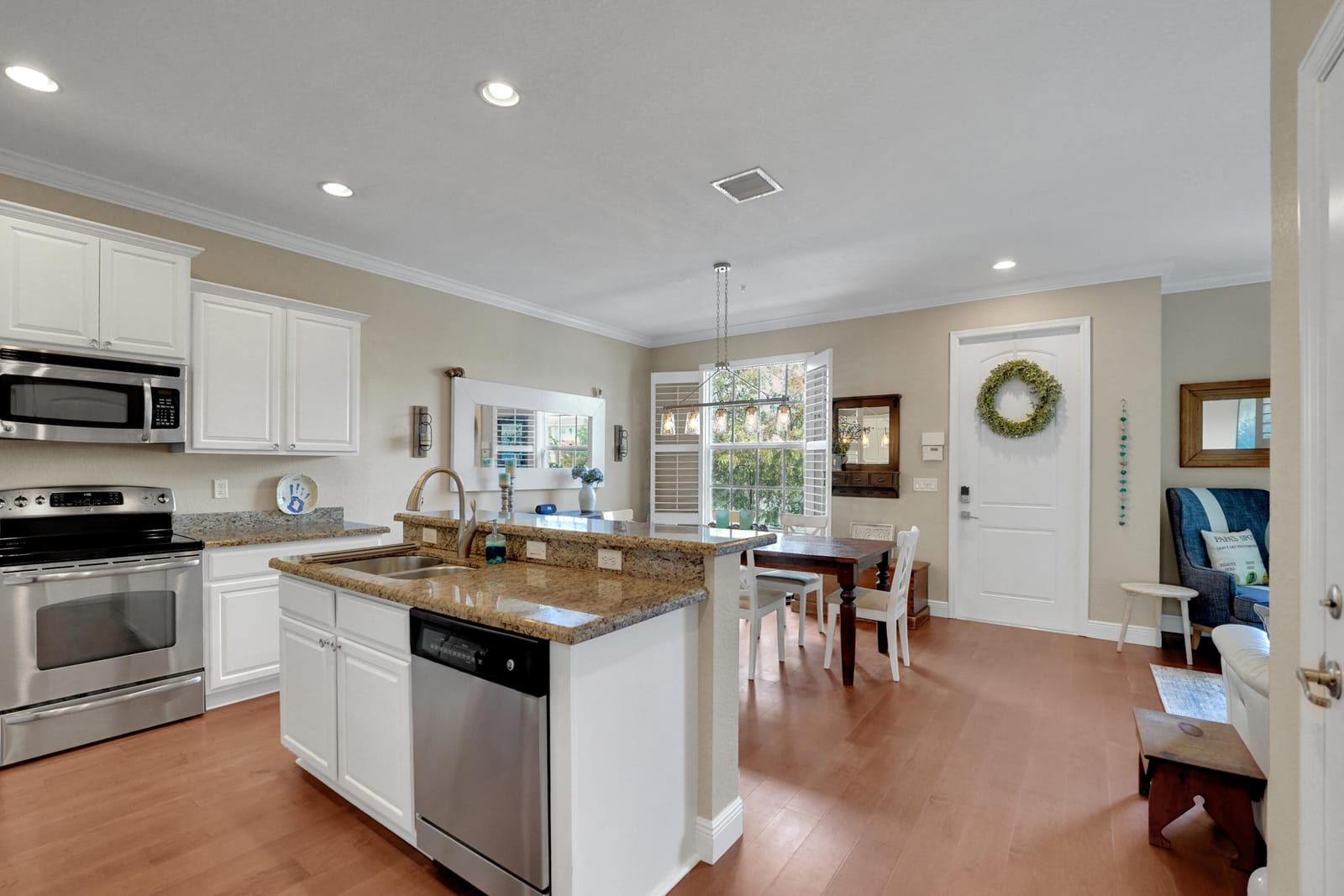 243 SW 7th Street — photo 9