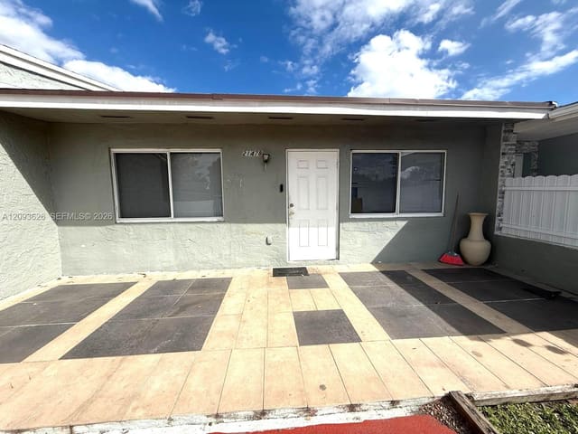 21478 NW 40th Cir Court -, Miami Gardens, FL 33055
