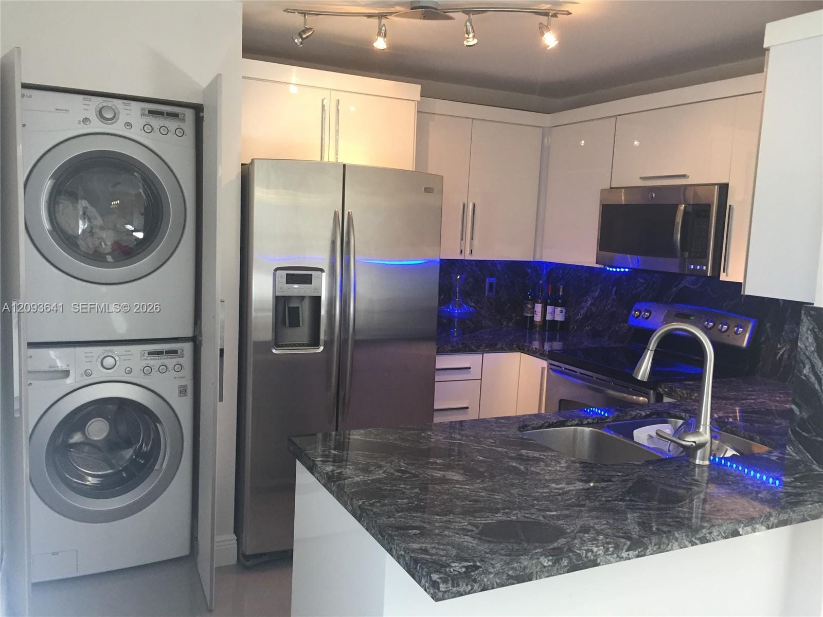 10307 NW 9th St Circle 201-15 — photo 9