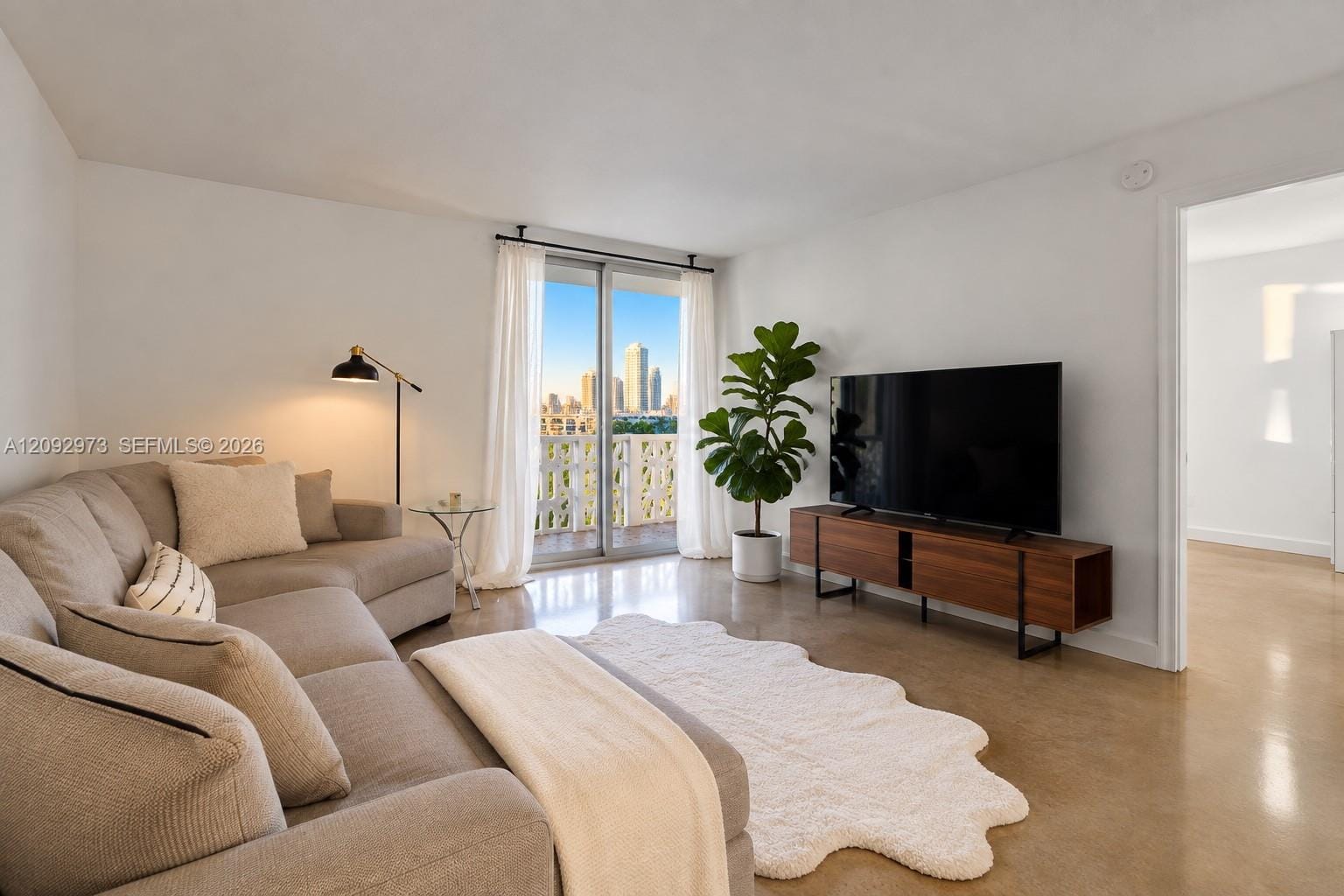 1020 Meridian Avenue 816, Miami Beach, FL 33139 photo 1