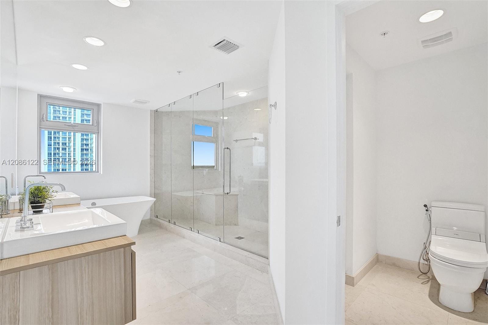 17301 Biscayne Boulevard 1207, North Miami Beach, FL 33160 photo 29