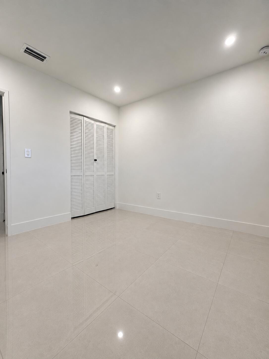 345 PINEHURST Road, Palm Springs, FL 33461 photo 12