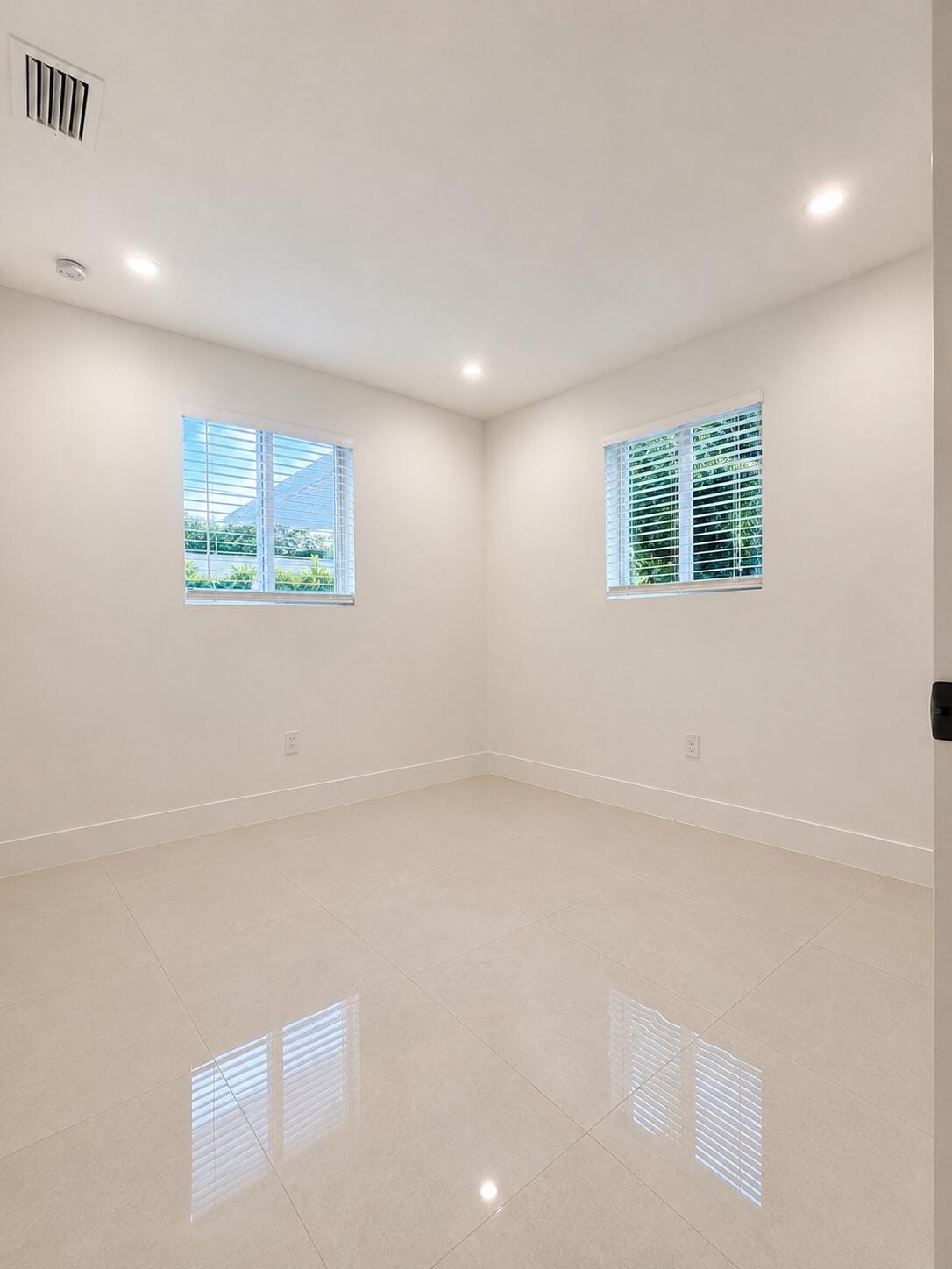 345 PINEHURST Road, Palm Springs, FL 33461 photo 14