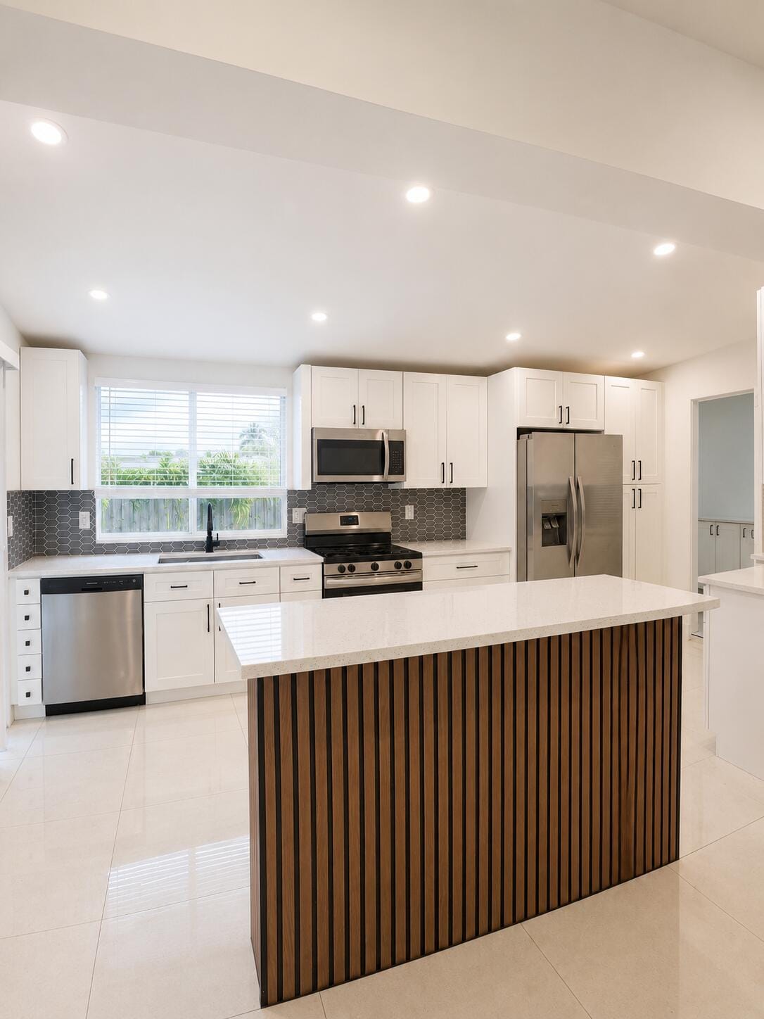 345 PINEHURST Road, Palm Springs, FL 33461 photo 4