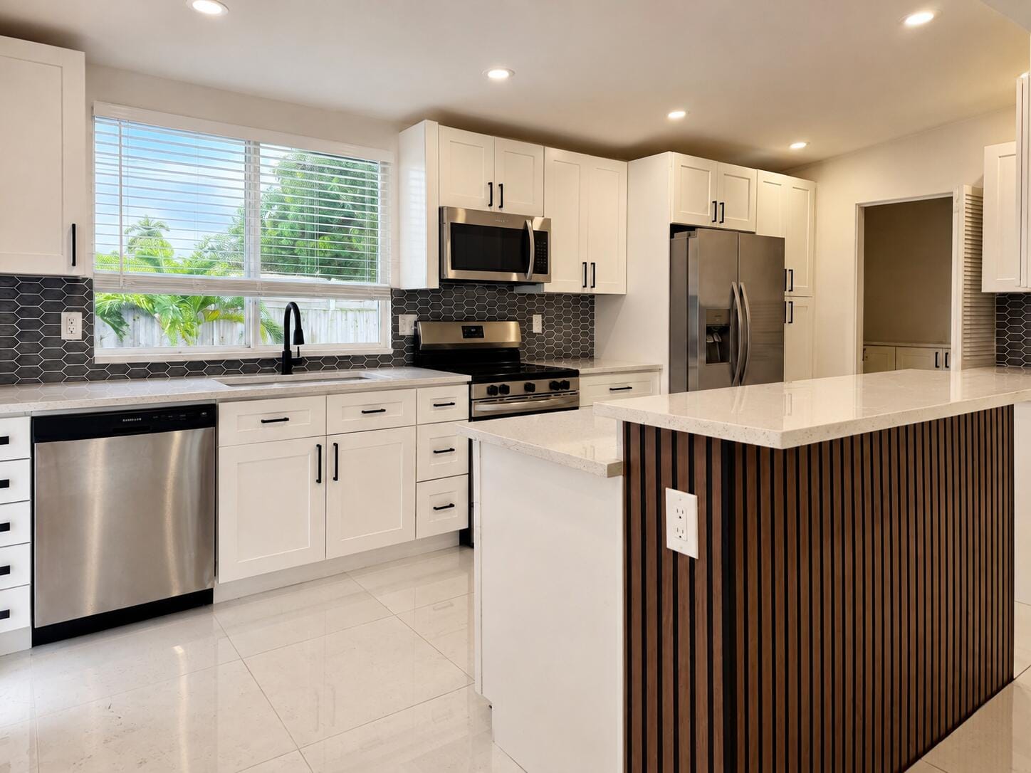 345 PINEHURST Road, Palm Springs, FL 33461 photo 5