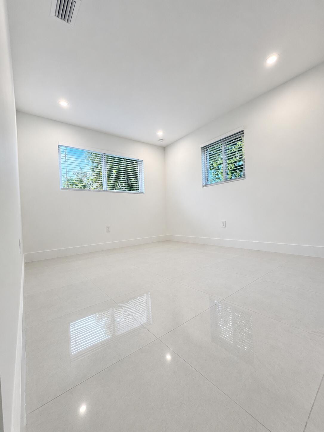 345 PINEHURST Road, Palm Springs, FL 33461 photo 9