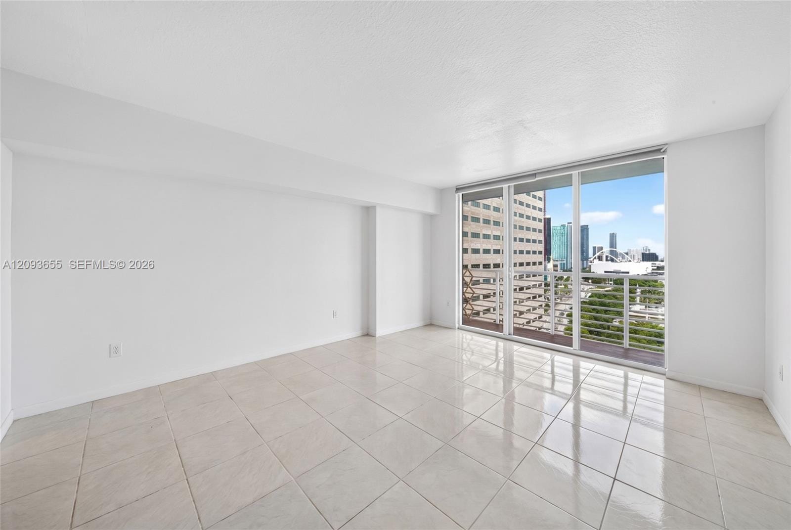 325 S Biscayne Boulevard 2320 — photo 11