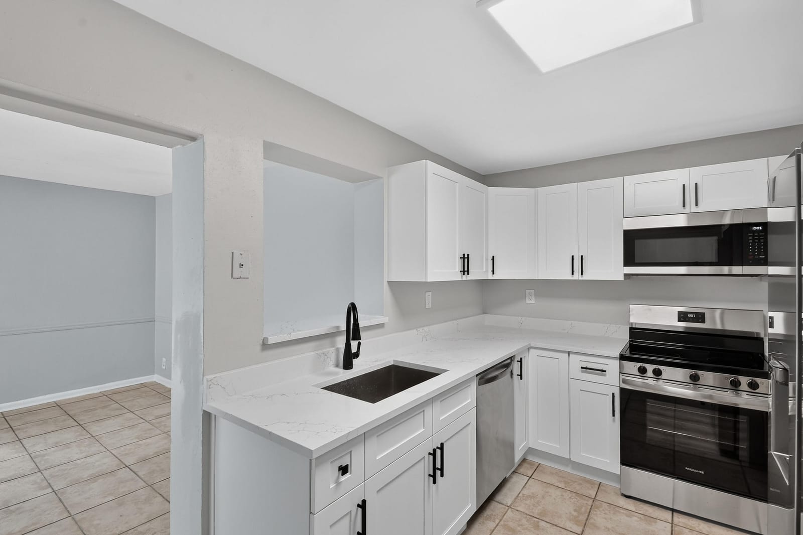 1037 W 28TH Street, Riviera Beach, FL 33404 photo 3
