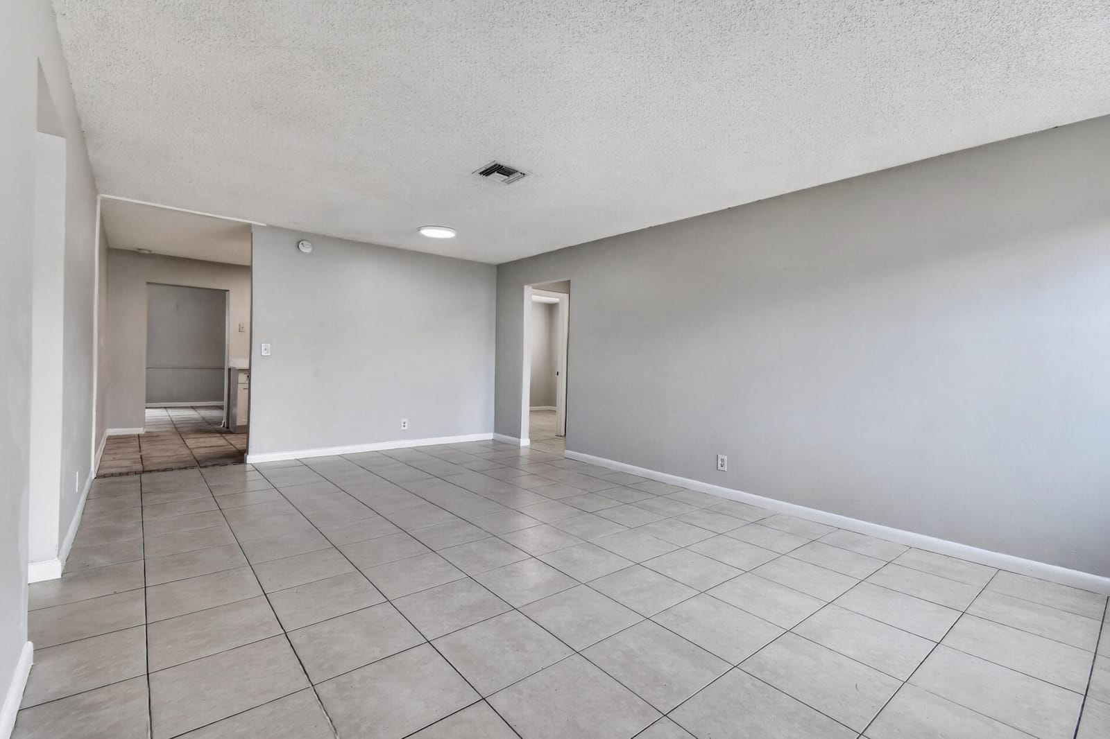 1037 W 28TH Street, Riviera Beach, FL 33404 photo 5