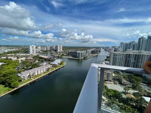 4010 S Ocean Drive R1902, Hollywood, FL 33019