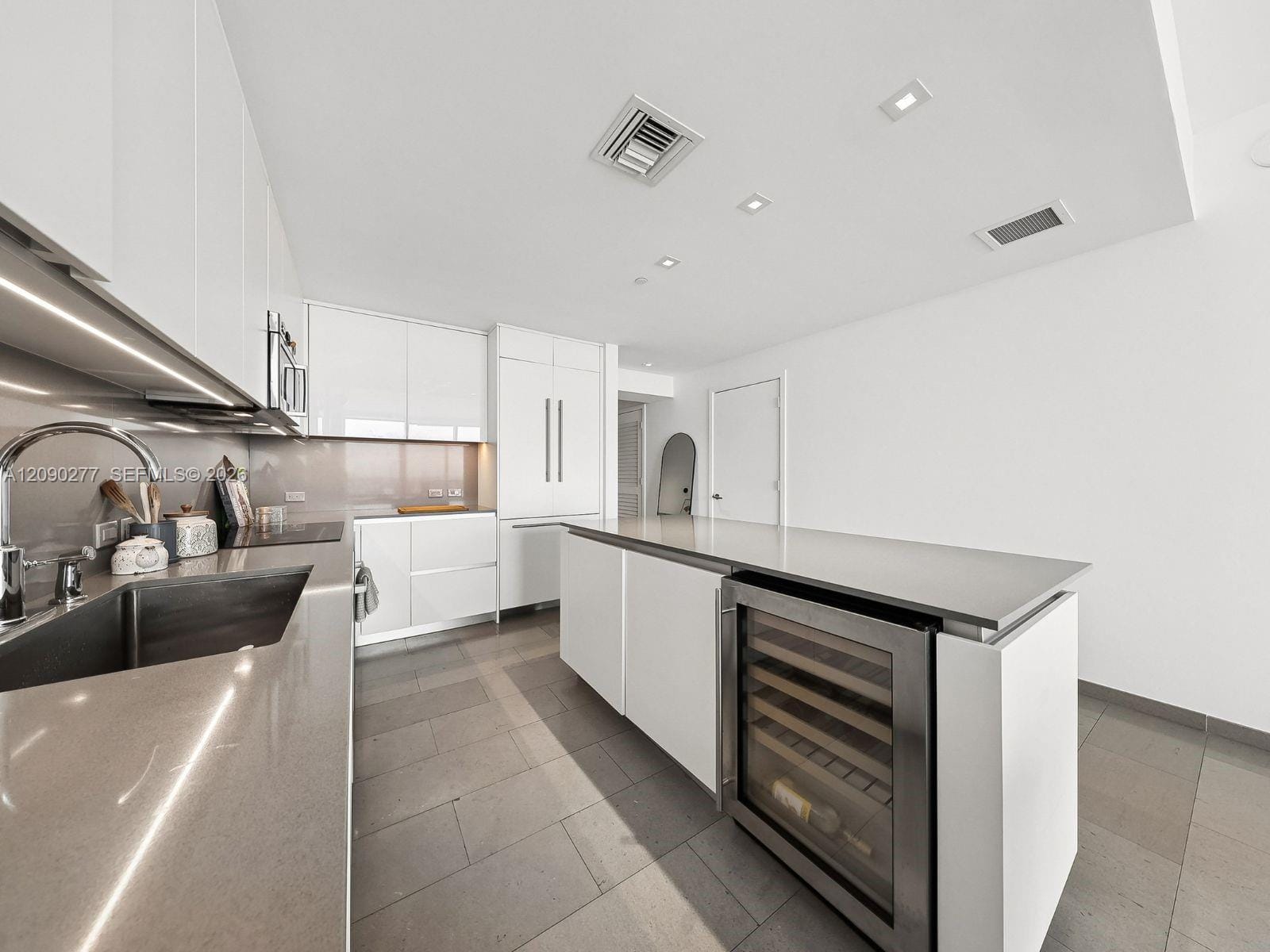 88 SW 7th Street 2506 — photo 11