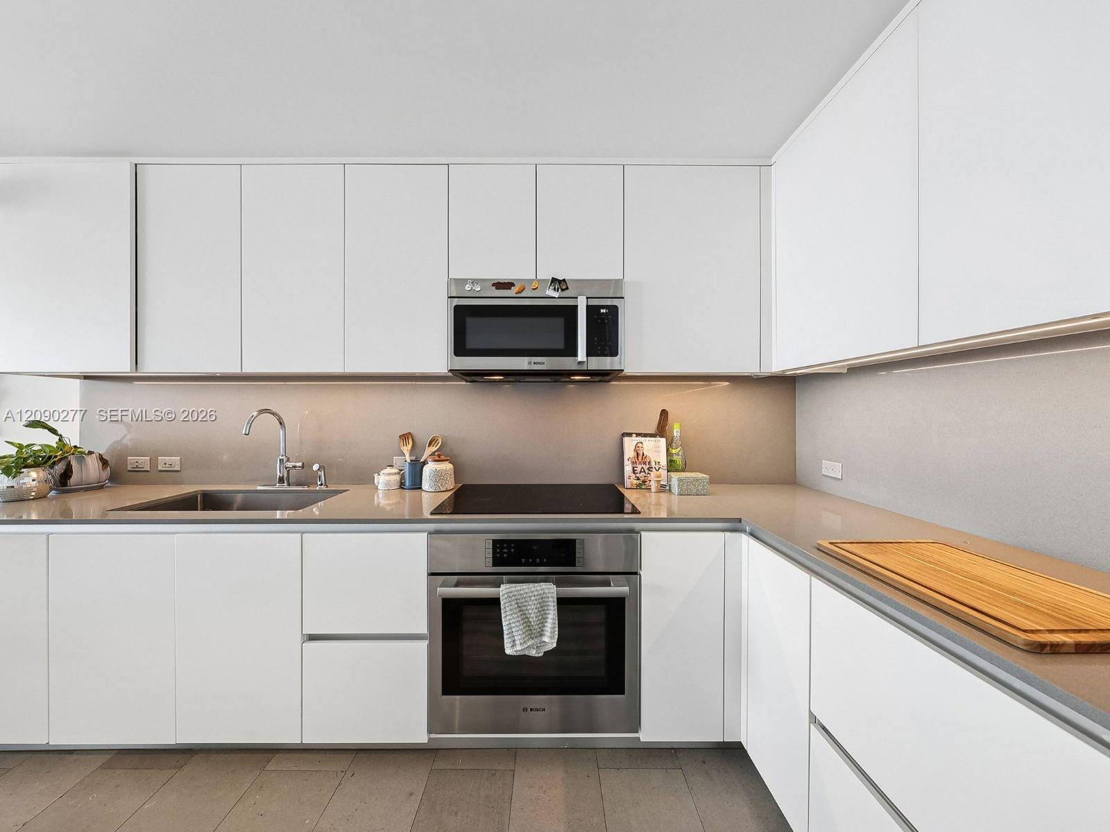 88 SW 7th Street 2506 — photo 9