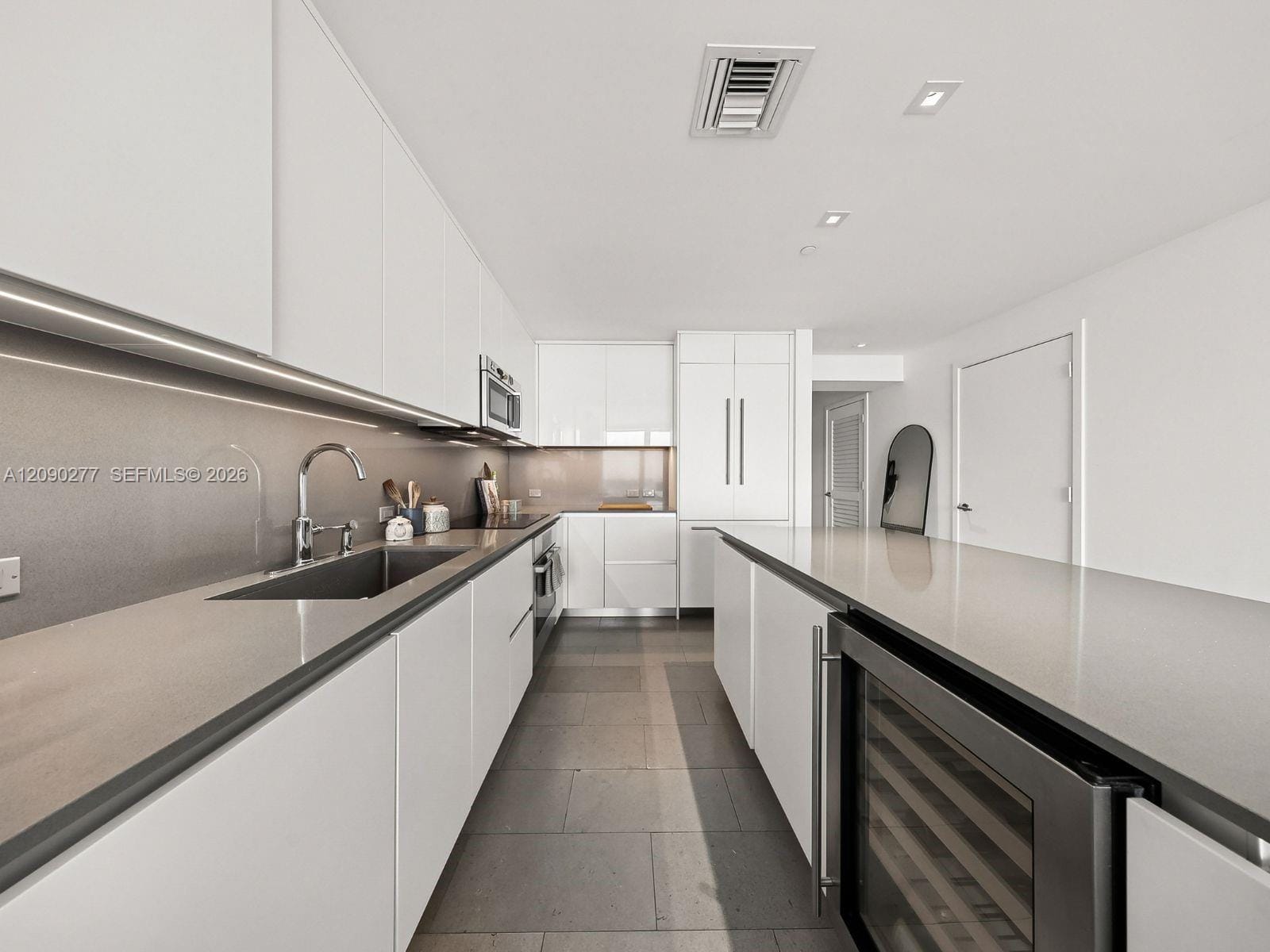 88 SW 7th Street 2506 — photo 10