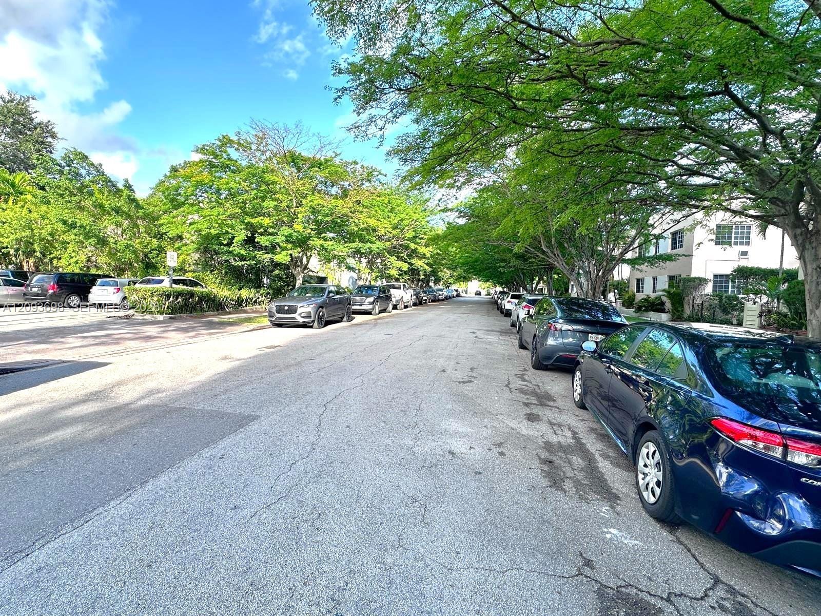 215 Zamora Avenue 9, Coral Gables, FL 33134 photo 12