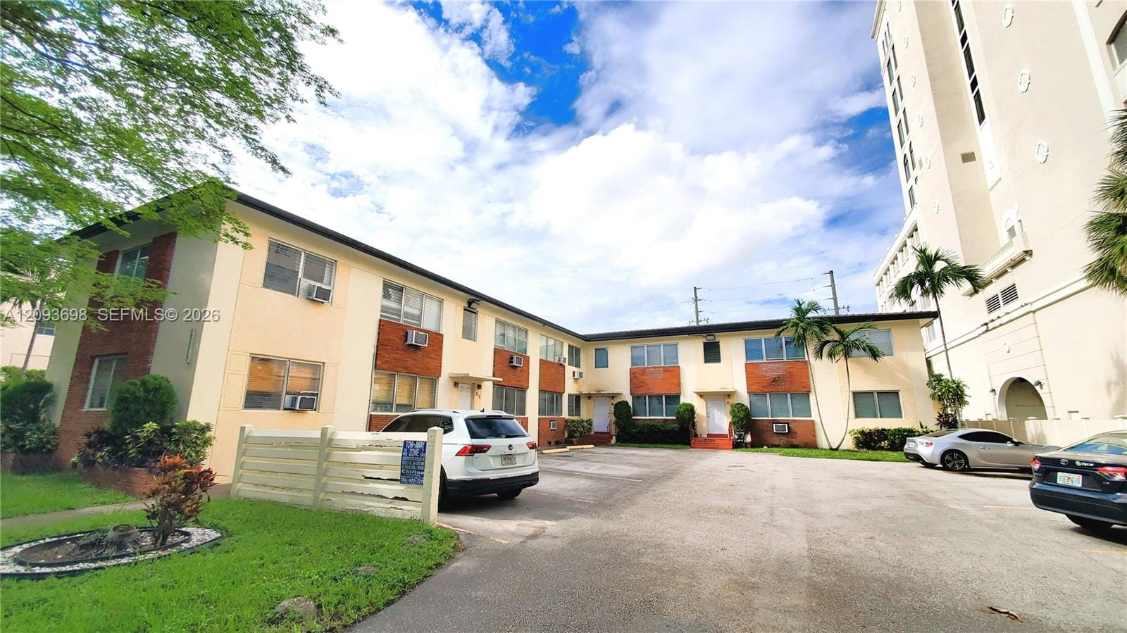 215 Zamora Avenue 9, Coral Gables, FL 33134 photo 3