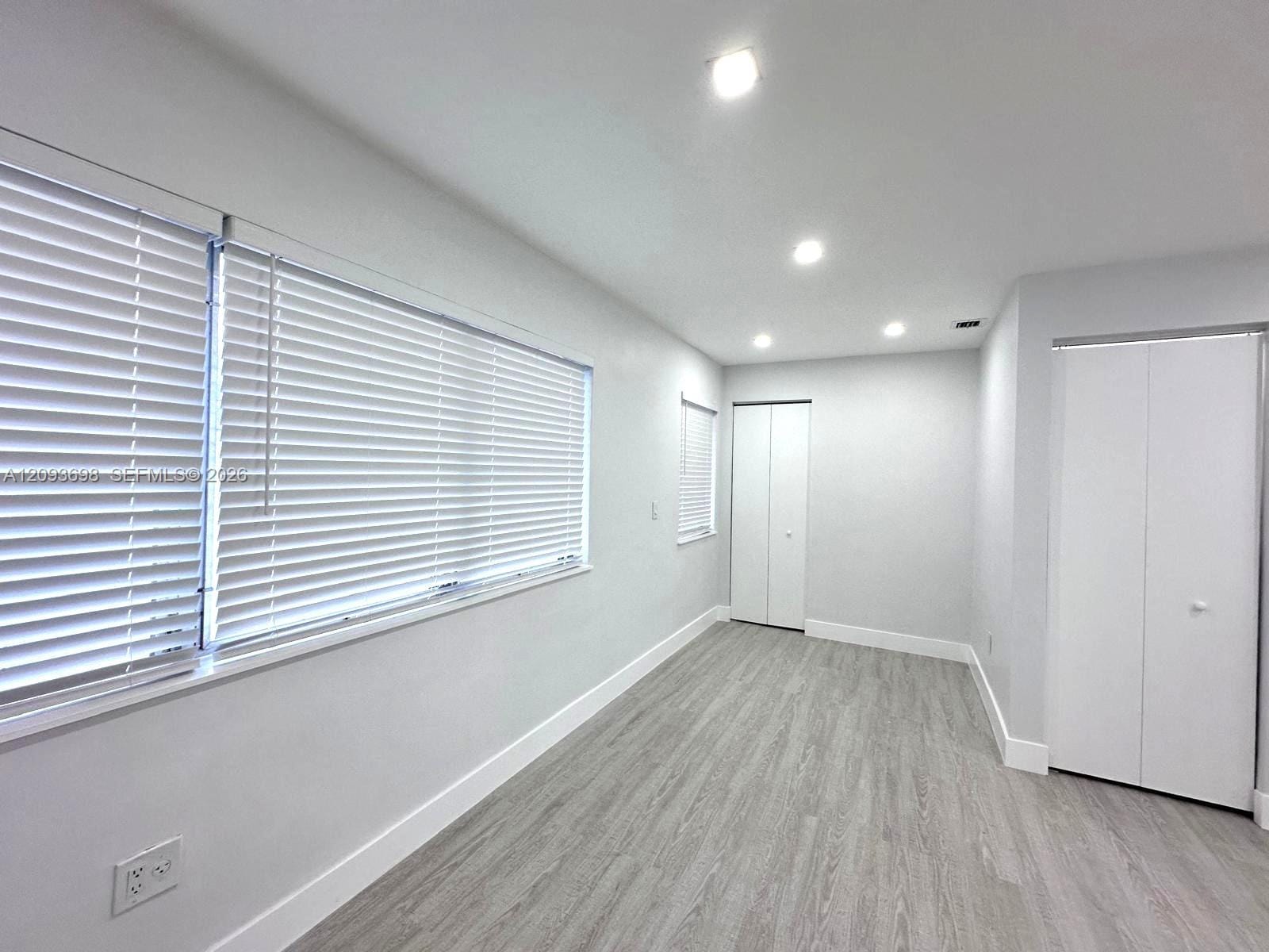 215 Zamora Avenue 9, Coral Gables, FL 33134 photo 5