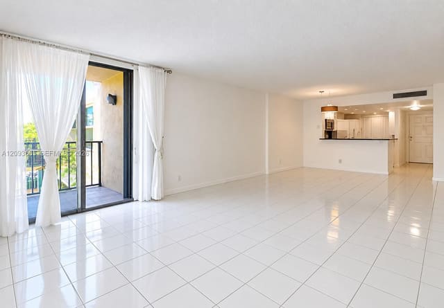 3581 S Ocean Boulevard 2D, South Palm Beach, FL 33480