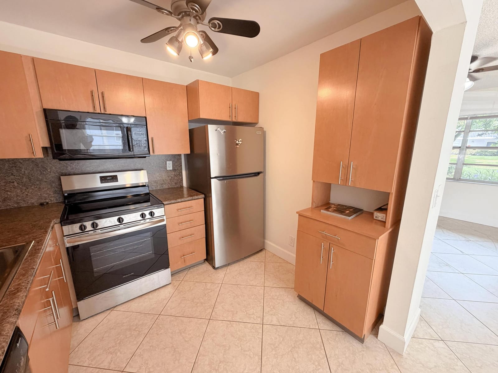 106 BURGUNDY C, Delray Beach, FL 33484 photo 2