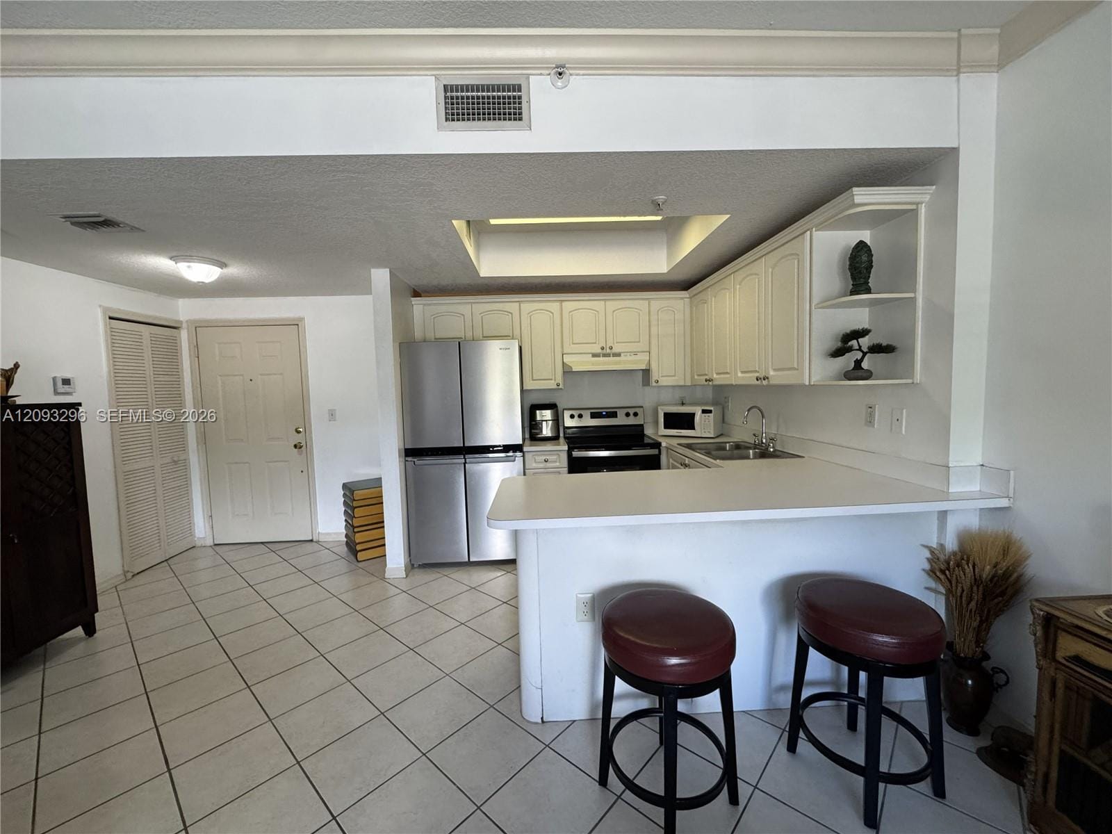 3500 Coral Way 412 — photo 4