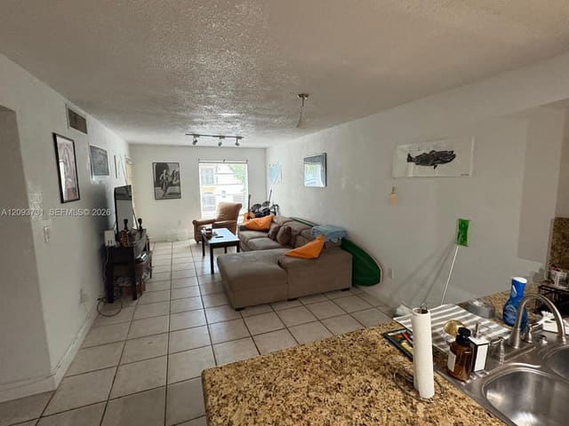 1650 S Le Jeune Road 104, Coral Gables, FL 33134