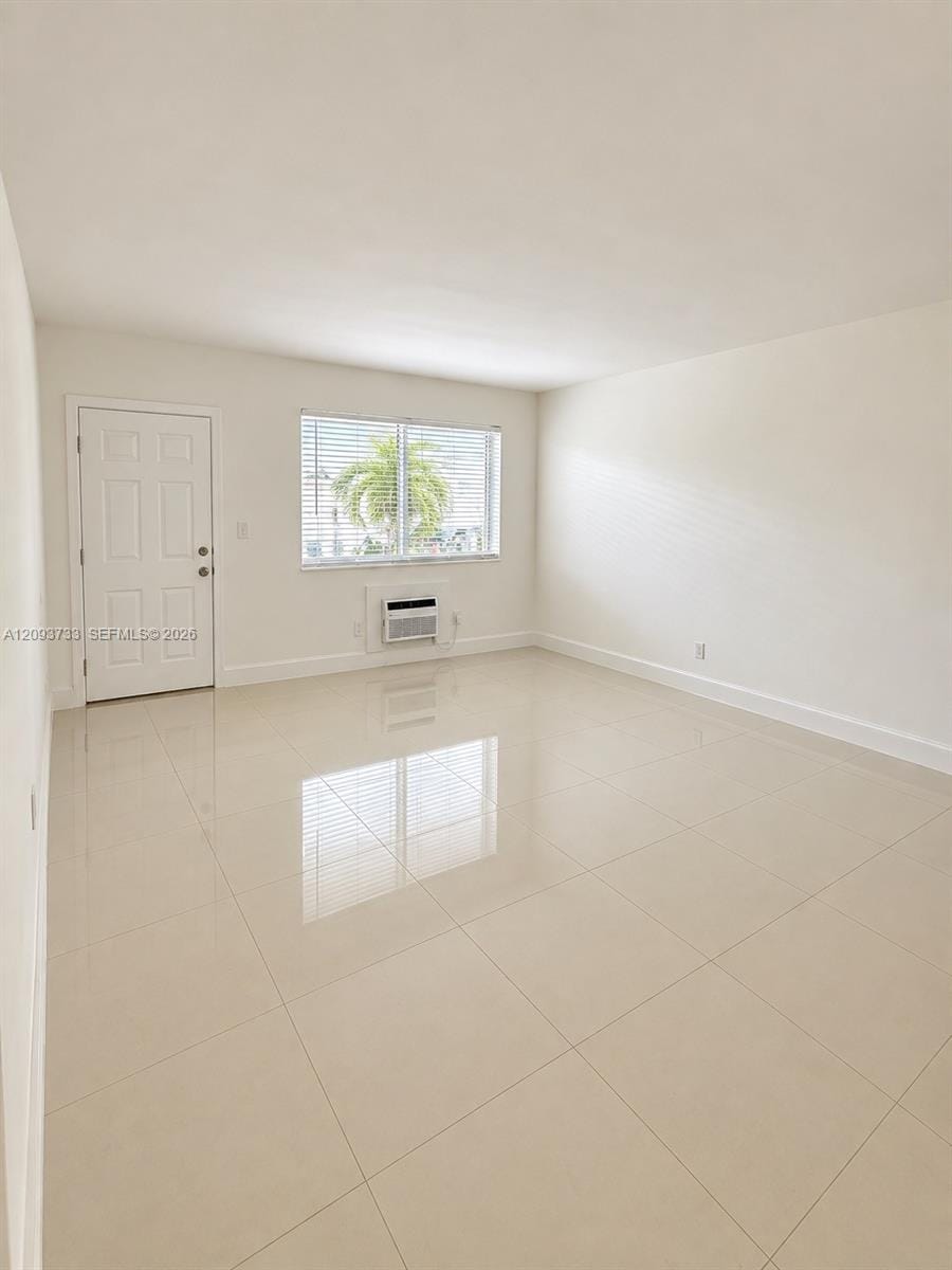 8215 Crespi Boulevard 2, Miami Beach, FL 33141 photo 3