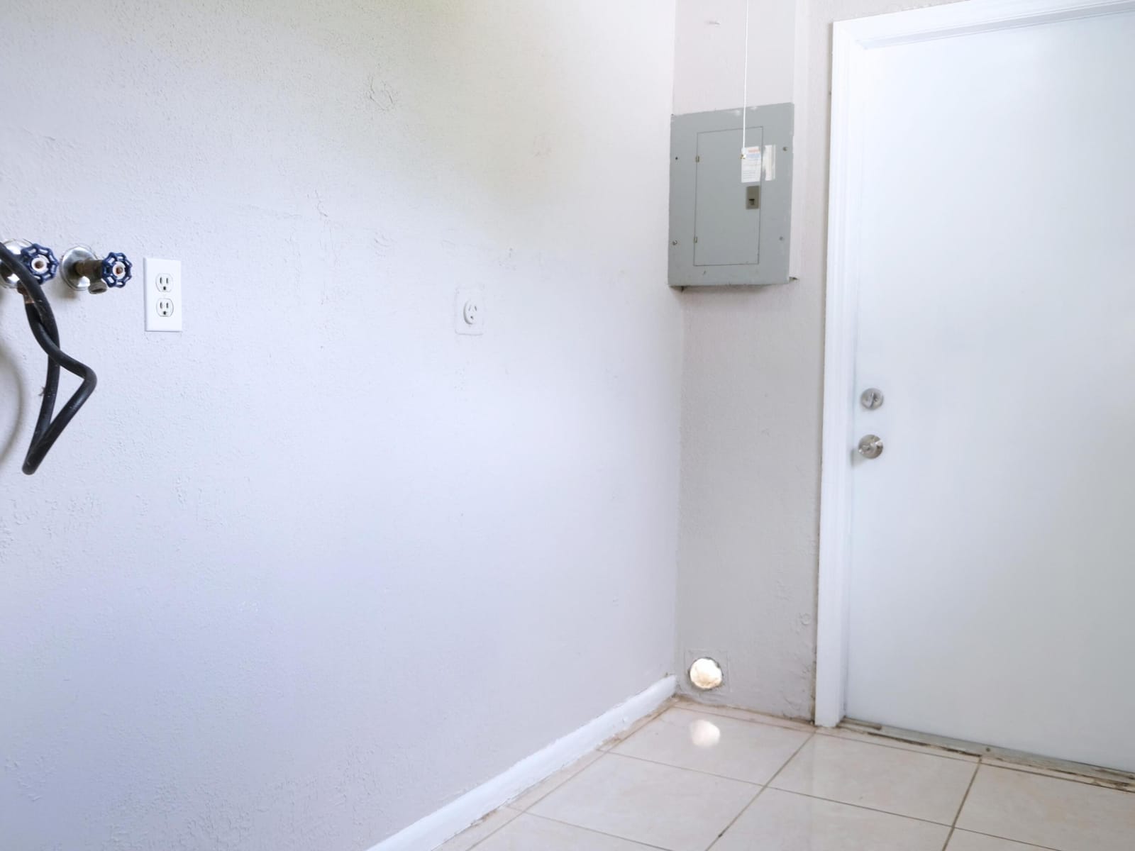 401 SILVER BEACH Road A — photo 8
