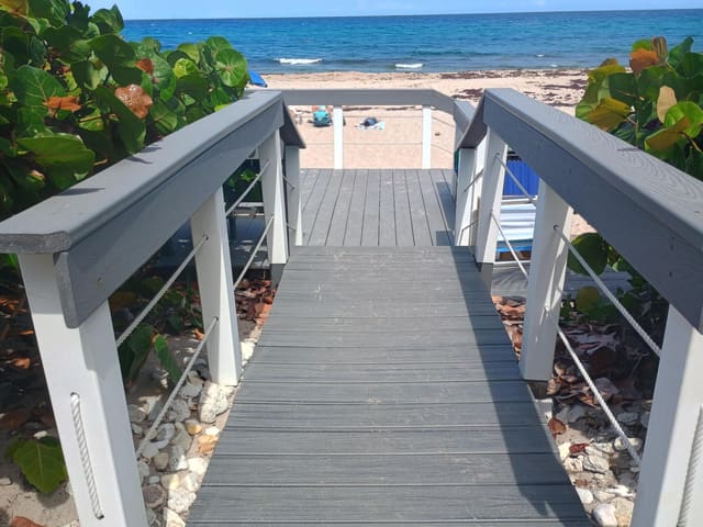 5520 N Ocean Boulevard 202, Ocean Ridge, FL 33435