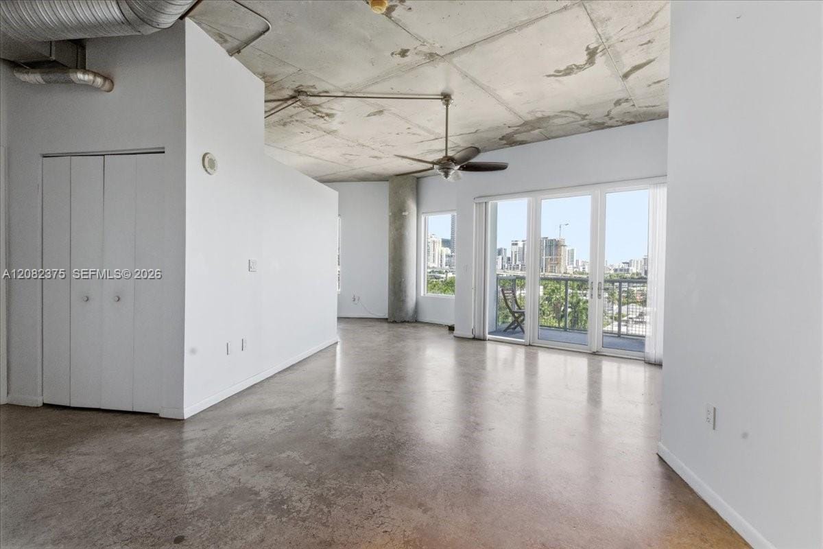 10 S River Drive 806 — photo 2