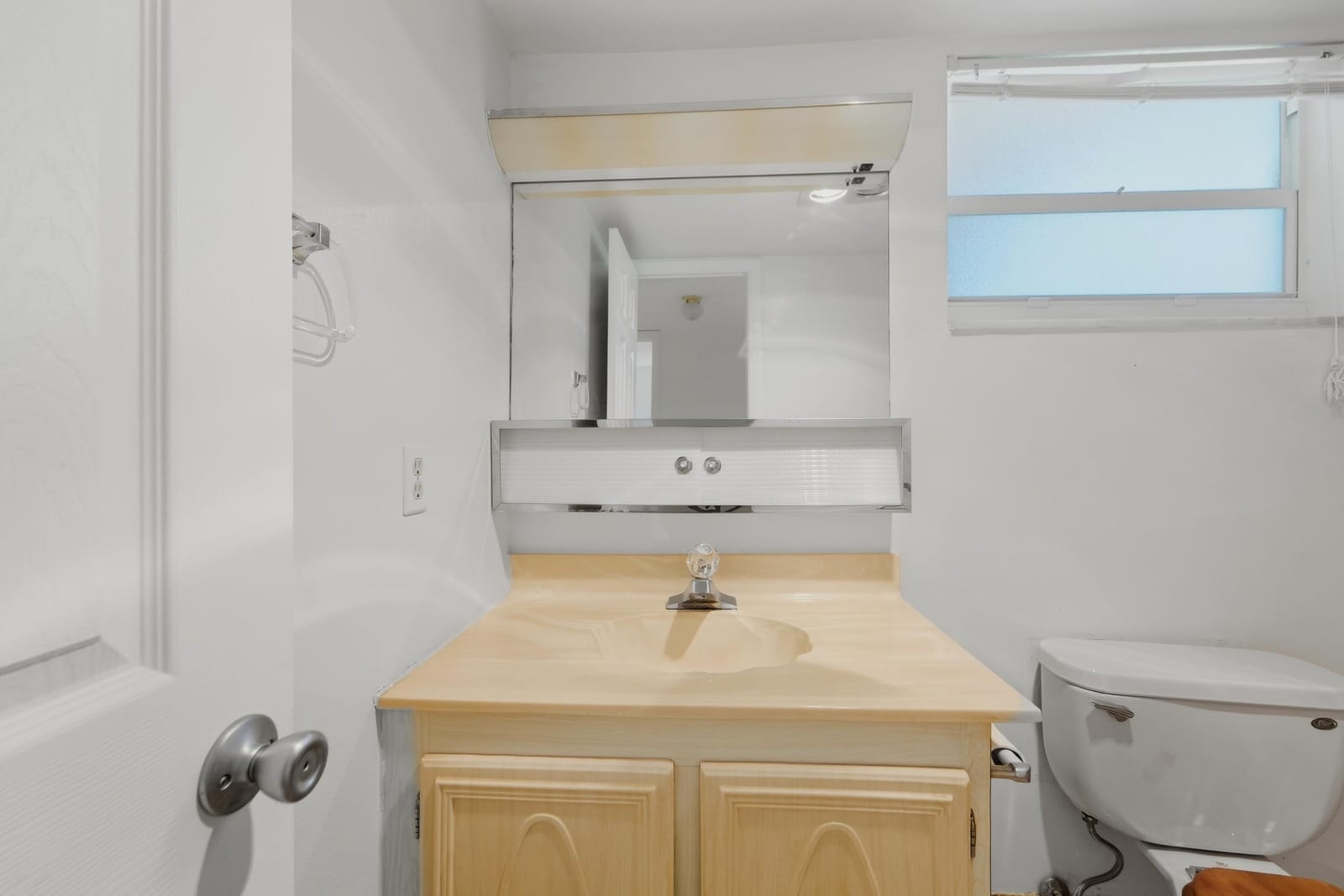 705 Lori Drive 112, Palm Springs, FL 33461 photo 13