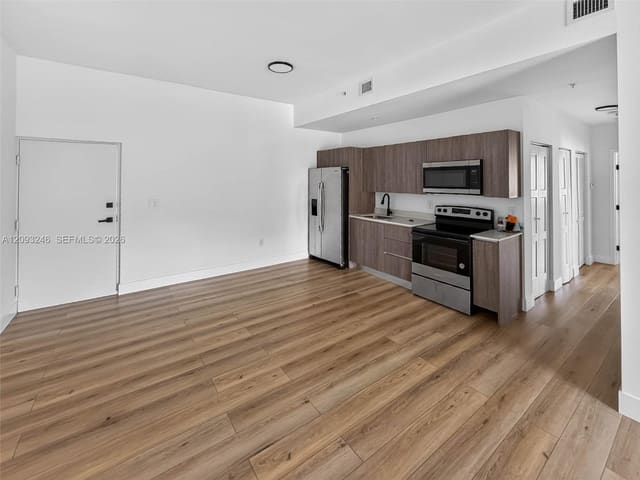 1534 NW 1st Street 201, Miami, FL 33125