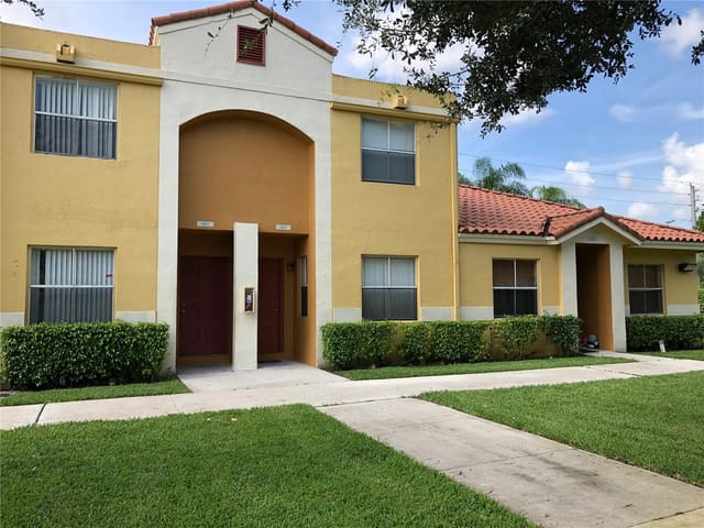 3817 NW 90th Avenue, Sunrise, FL 33351