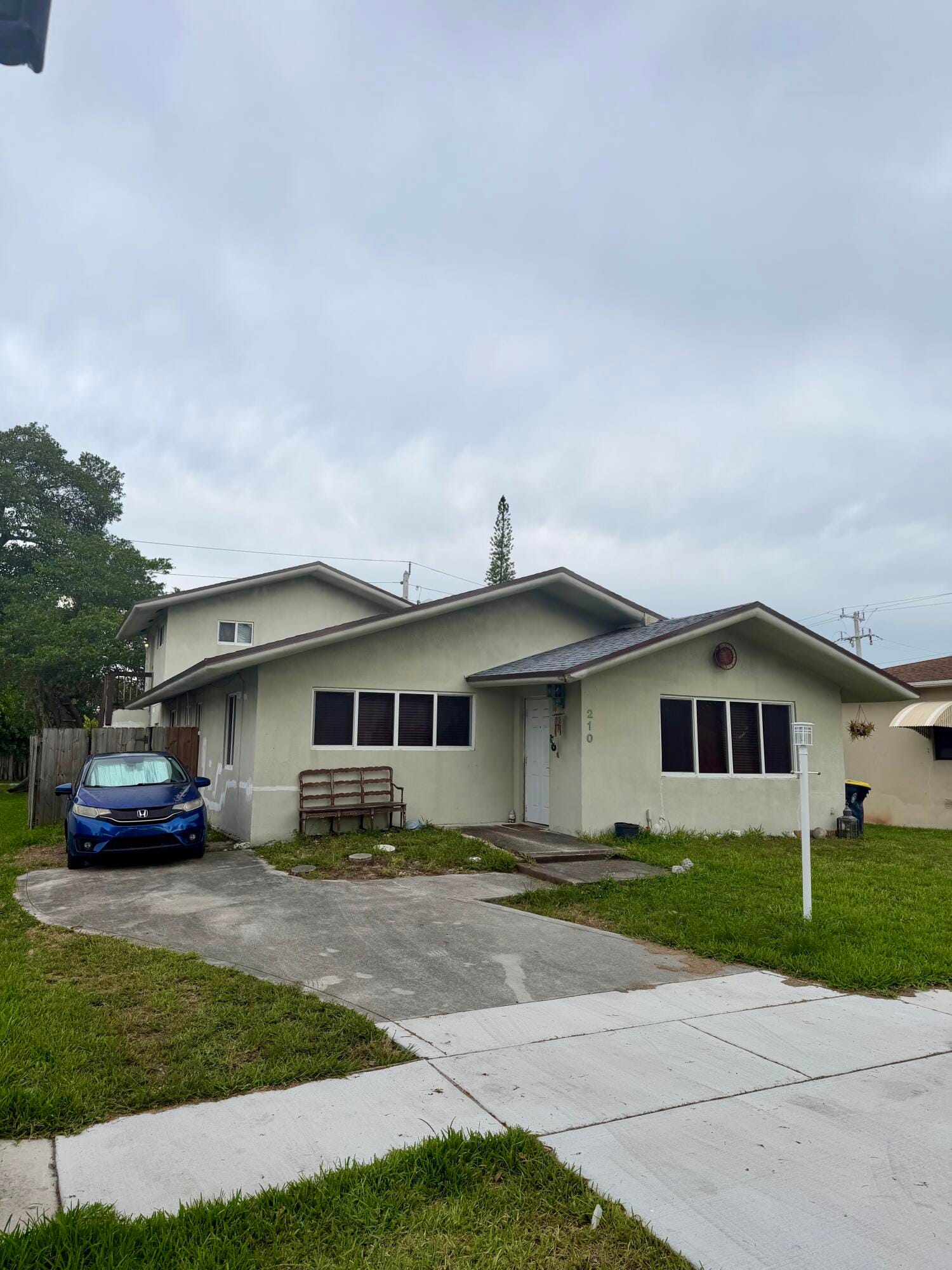 210 SE 5TH Street — photo 1