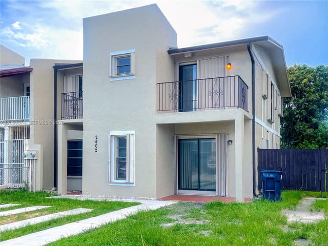 2402 SW 110th Avenue Ii, Miami, FL 33165