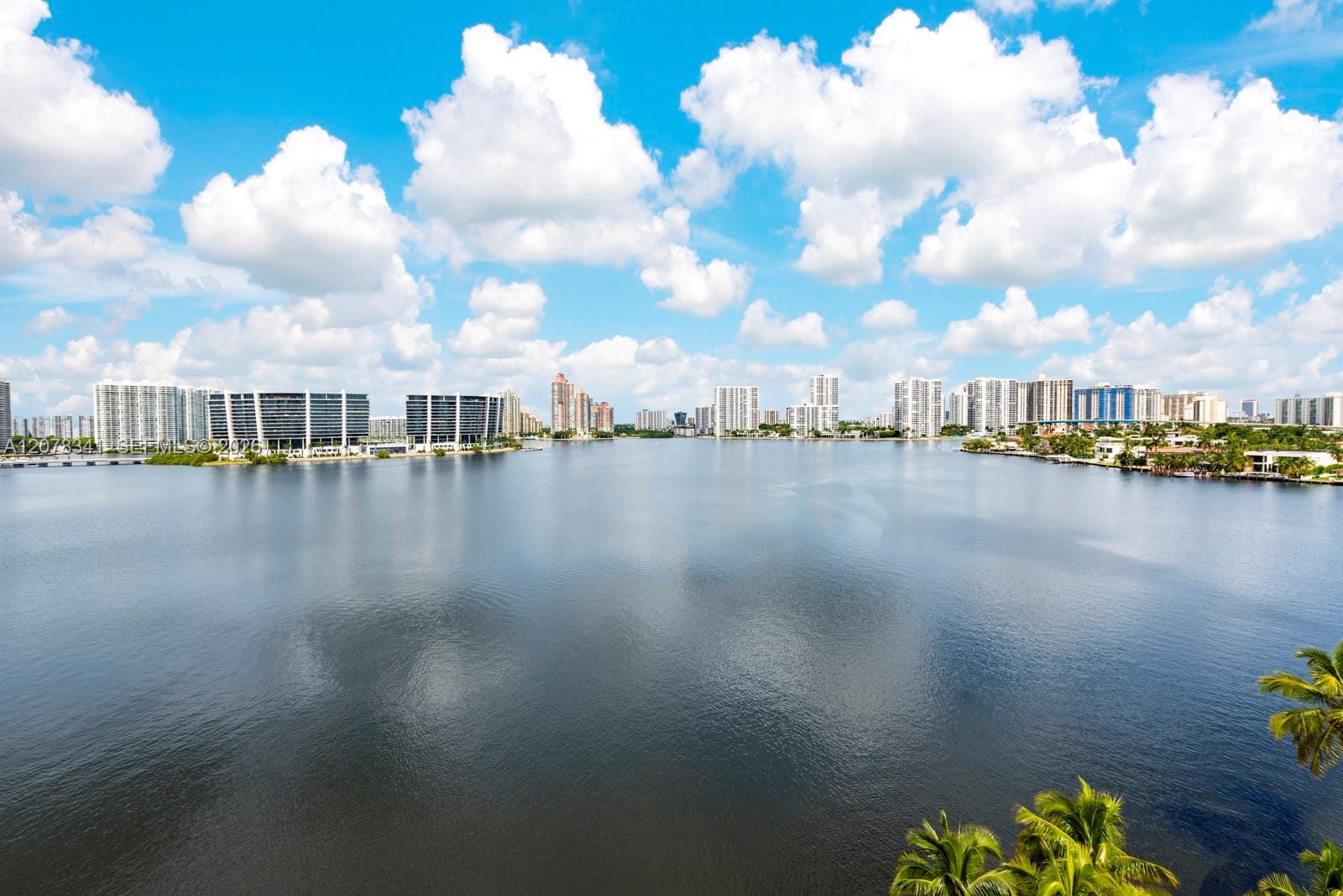 18100 N Bay Road 1009, Sunny Isles Beach, FL 33160 photo 1