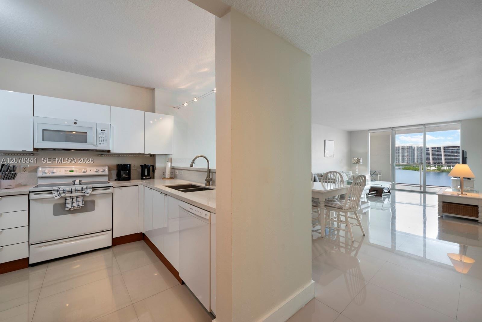 18100 N Bay Road 1009, Sunny Isles Beach, FL 33160 photo 3