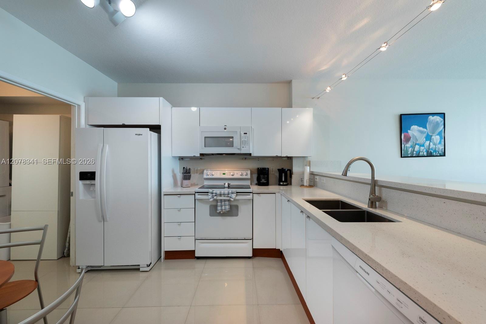 18100 N Bay Road 1009, Sunny Isles Beach, FL 33160 photo 4
