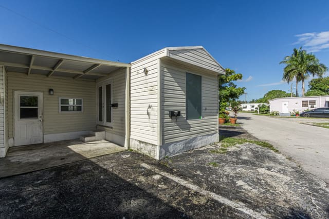 2776 NW 29th Place, Sunshine Holiday, Oakland Park, FL
