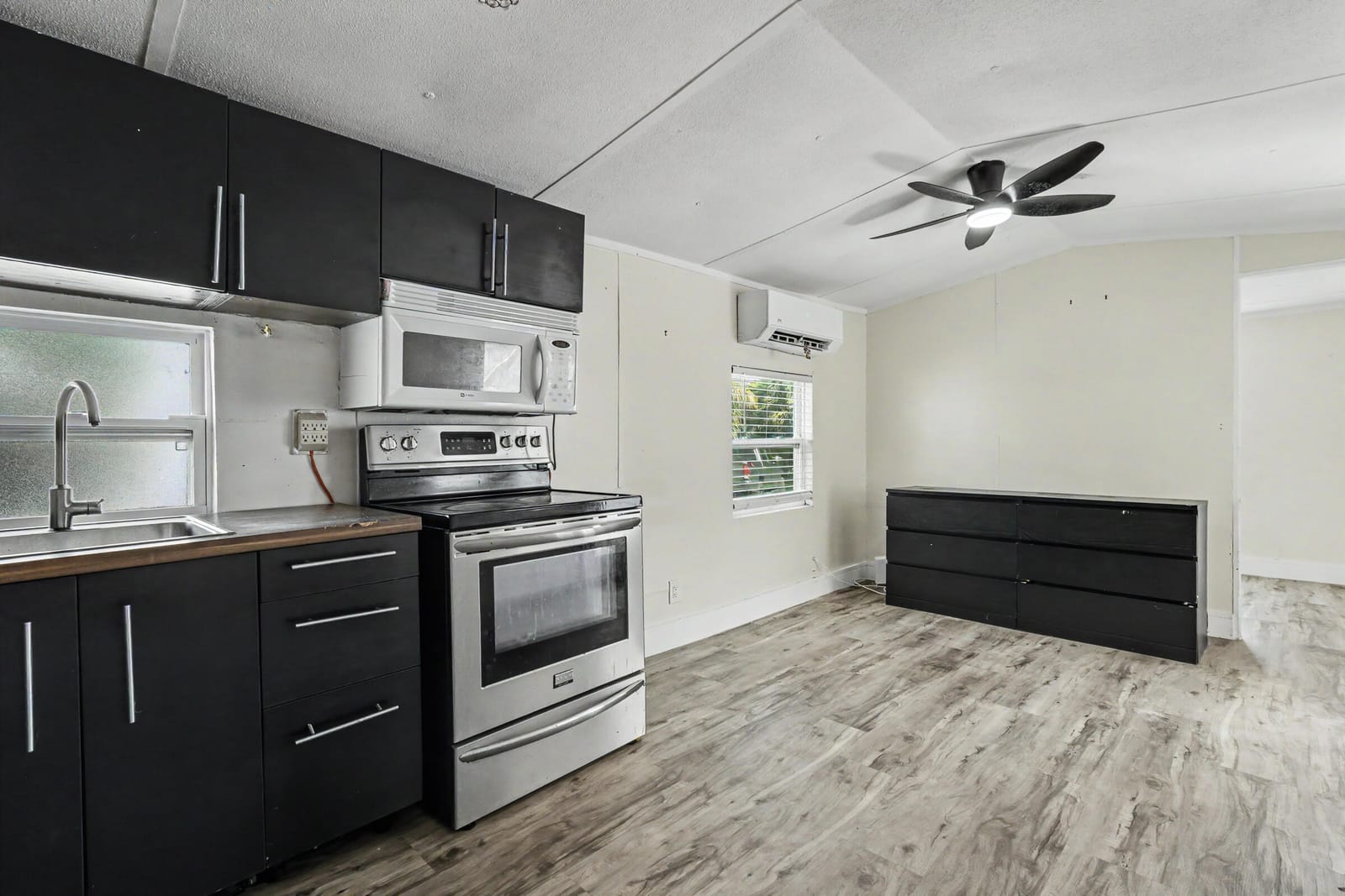 2776 NW 29th Place, Oakland Park, FL 33311 photo 13