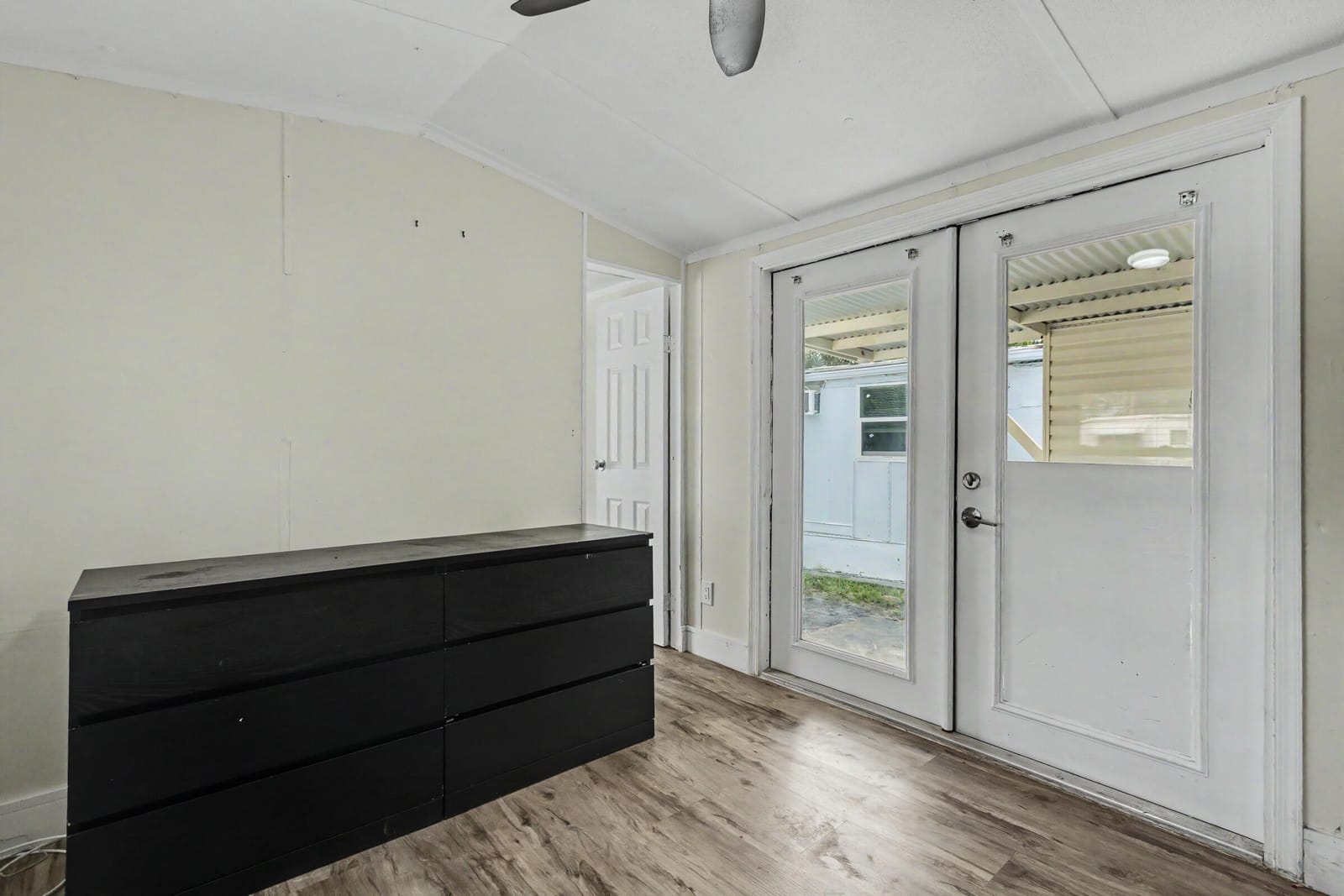 2776 NW 29th Place, Oakland Park, FL 33311 photo 8