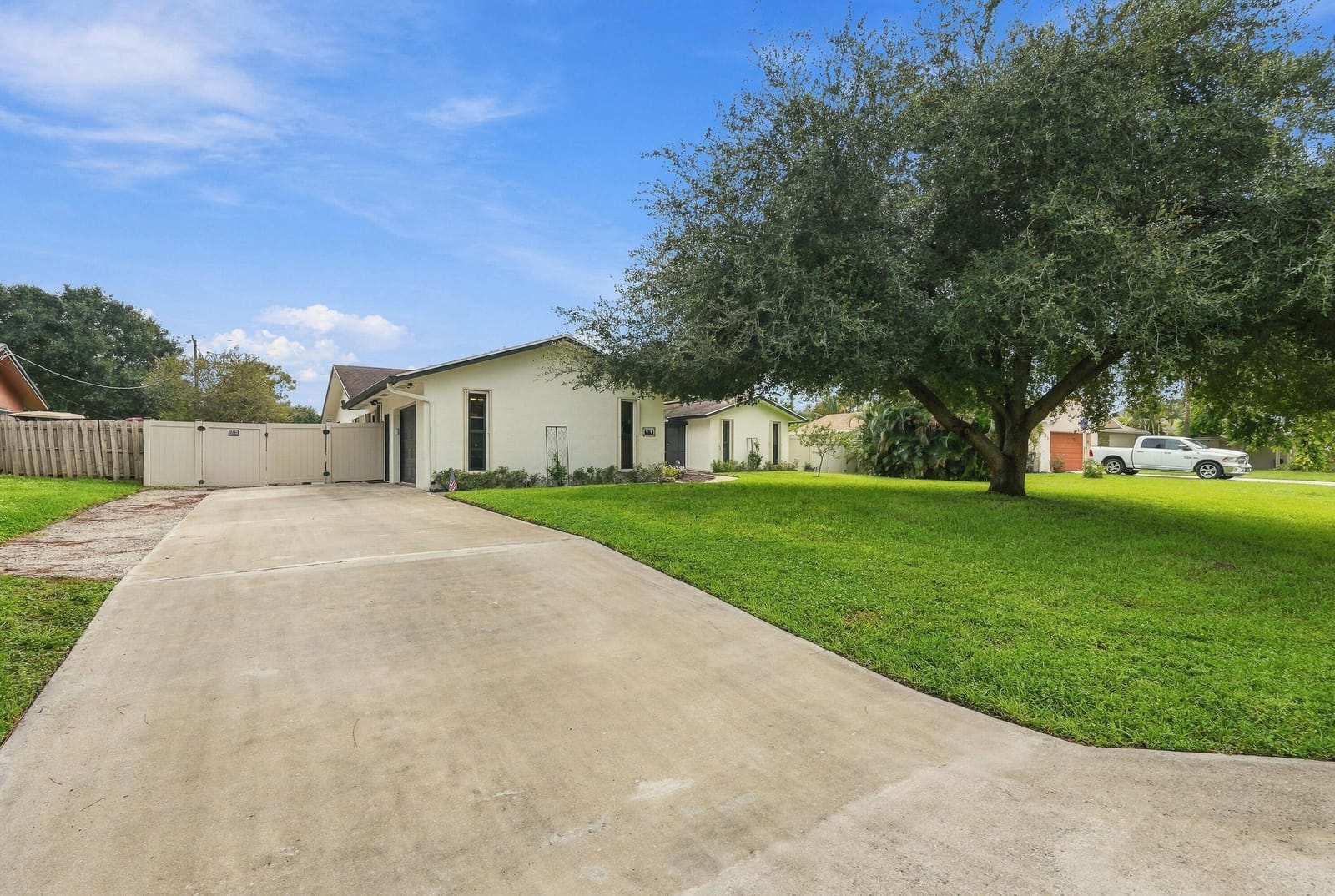 99 Cuyahoga Road, Lake Worth, FL 33467 - photo 1 of 30