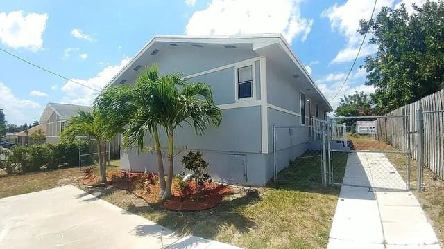 1488 W 31st Street, Riviera Beach, FL 33404