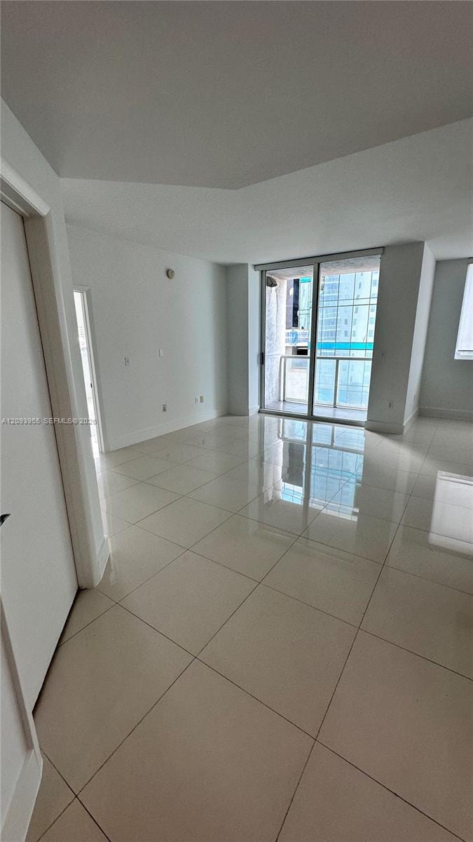 244 Biscayne Boulevard 1608 — photo 2