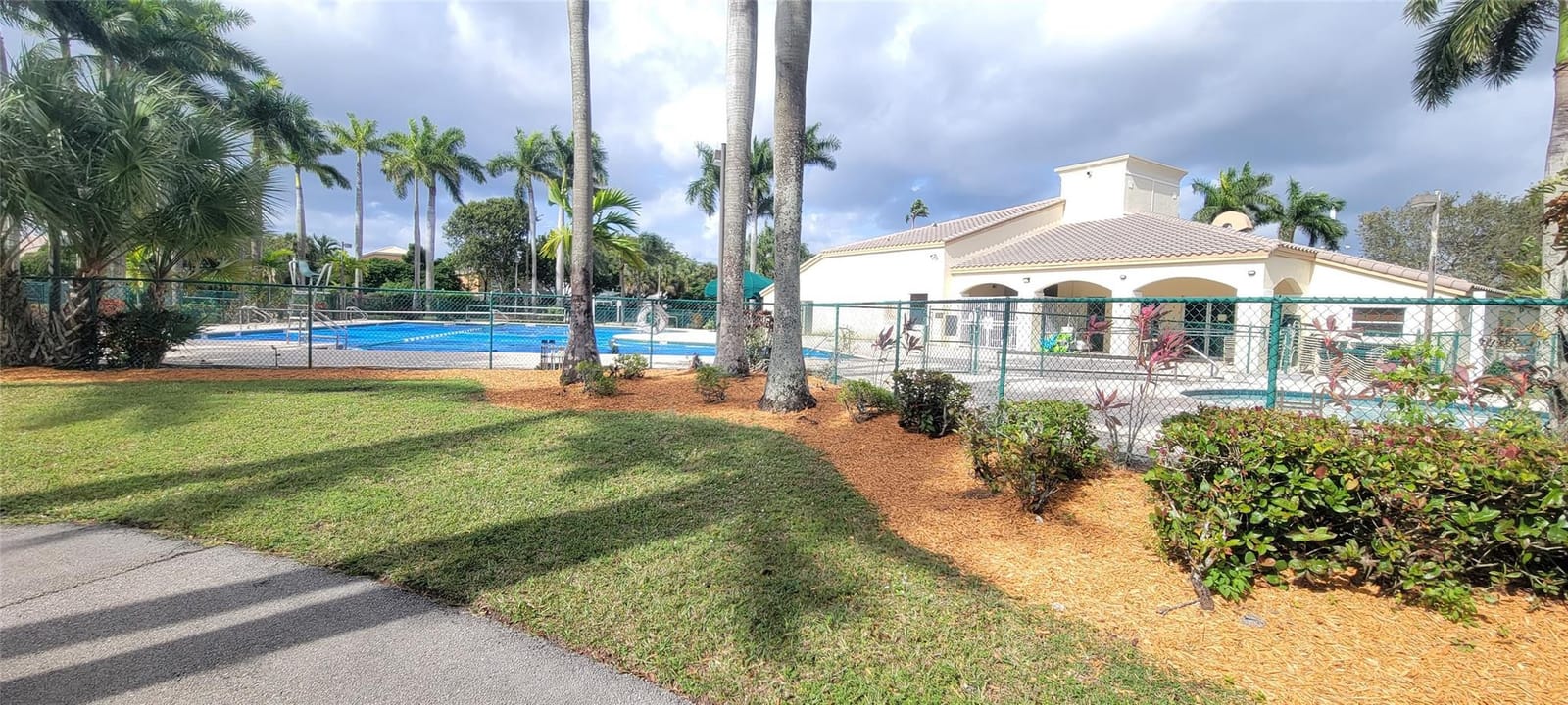 728 NW 156TH Avenue, Pembroke Pines, FL 33028 photo 27